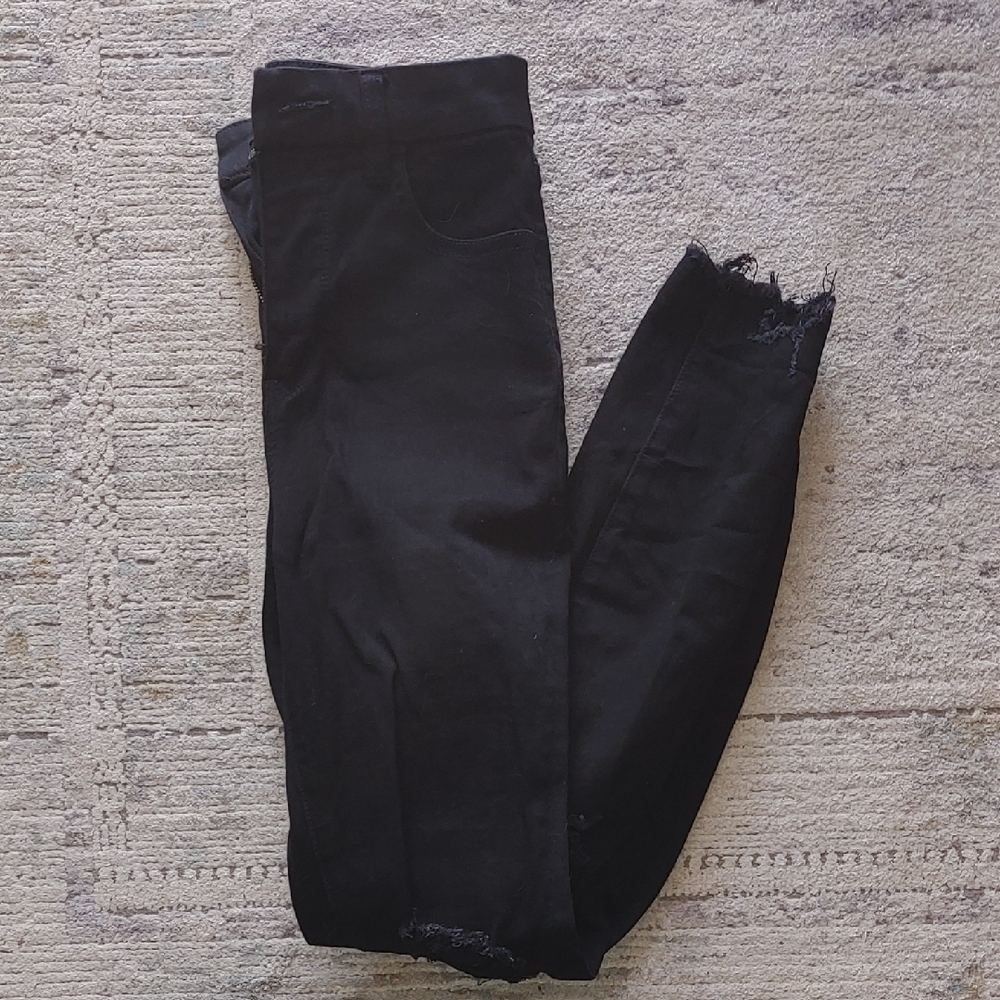 2 For 20! AEO Curvy Super High Rise Distressed Black Jeggings
